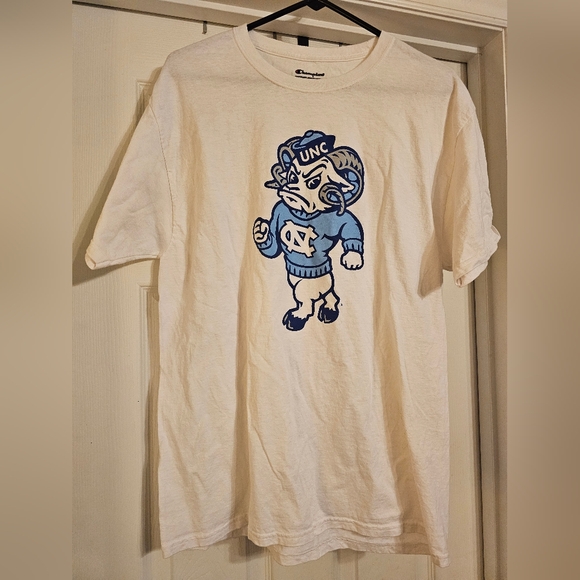 Champion Other - North Carolina Tar Heels T-shirt.  Size:L.
